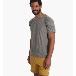 Vuori strato tech heather grey short sleeve t-shirt